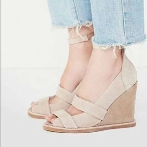 Jeffrey Campbell Dakota leather Suede tan nude Wedge sandal pumps size 8